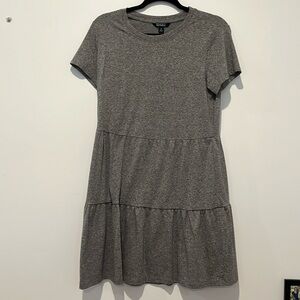 Grey short sleeve casual every day dress. Original Nicole Miller size medium